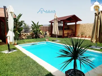 VILLA MERCADO